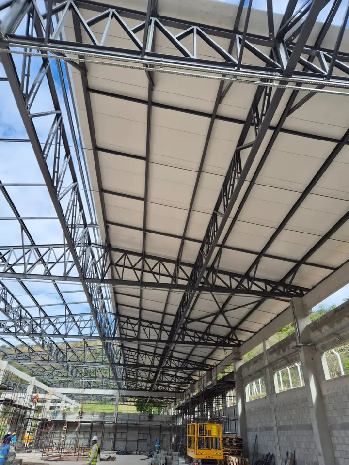 Estrutura de Galpão em Construção