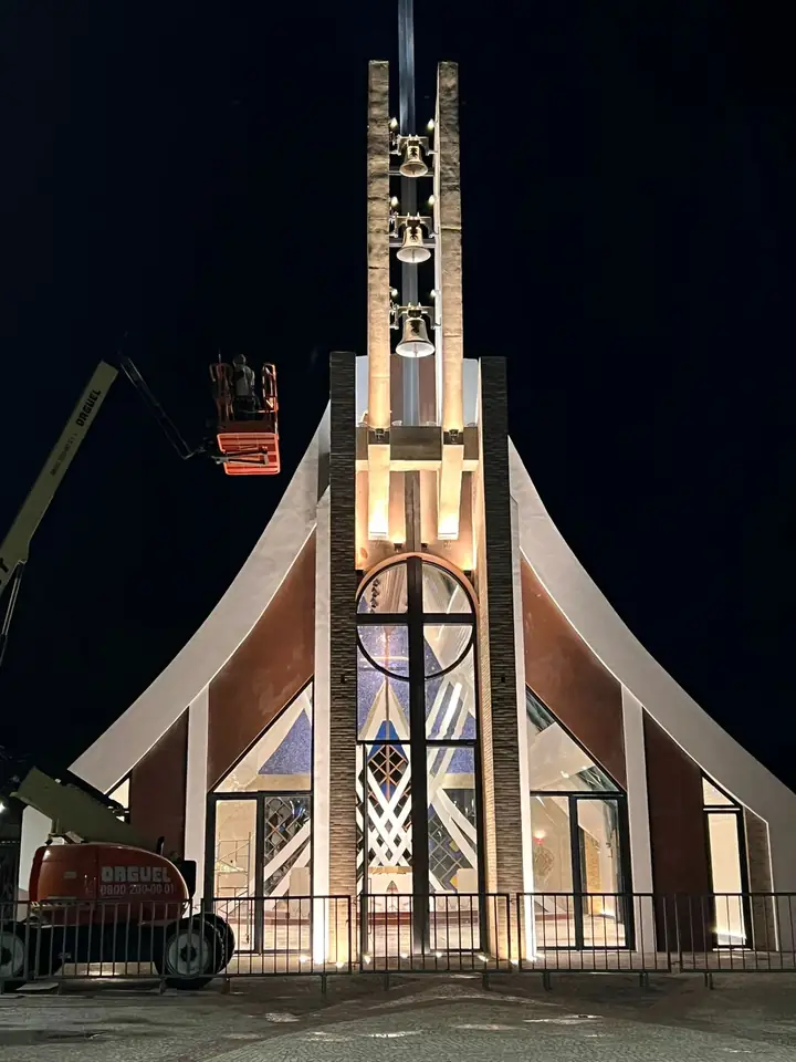 Igreja – Vista Noturna com Iluminação